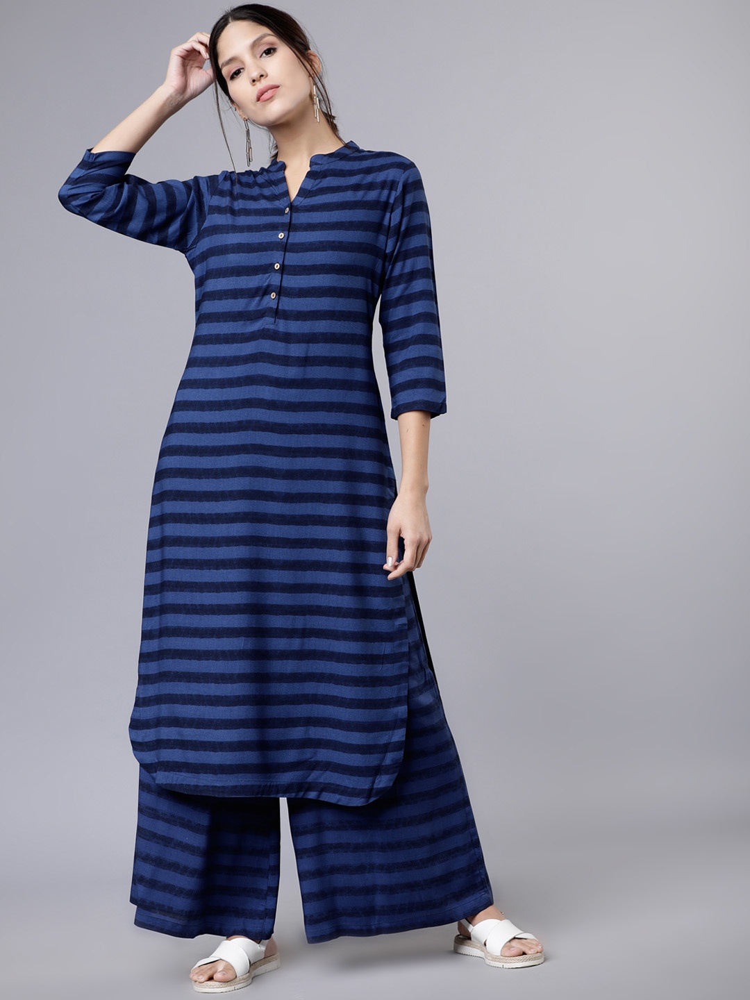 

Vishudh Women Blue Striped Straight Kurta