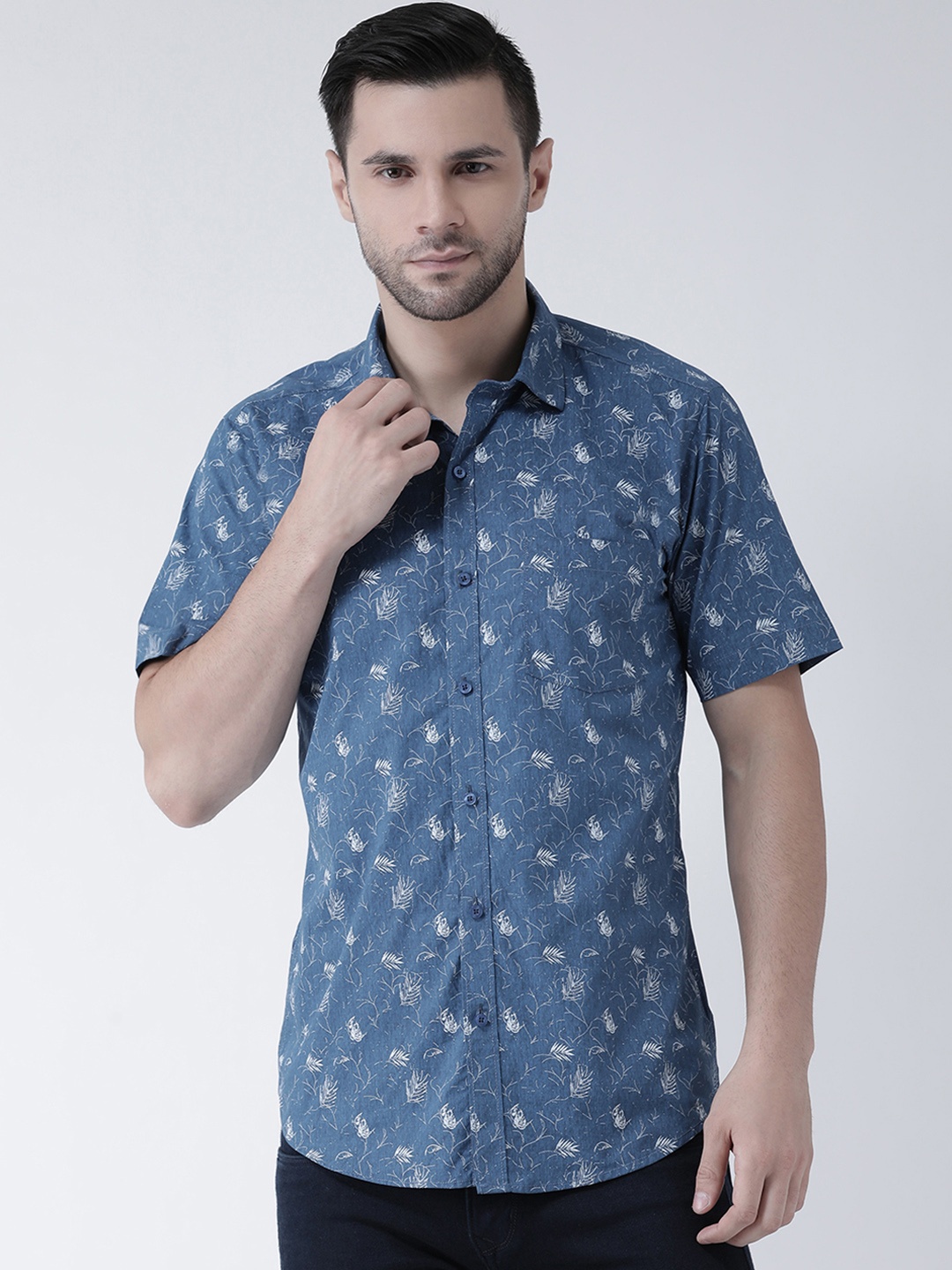 

Zeal Men Blue Standard Slim Fit Printed Casual Shirt