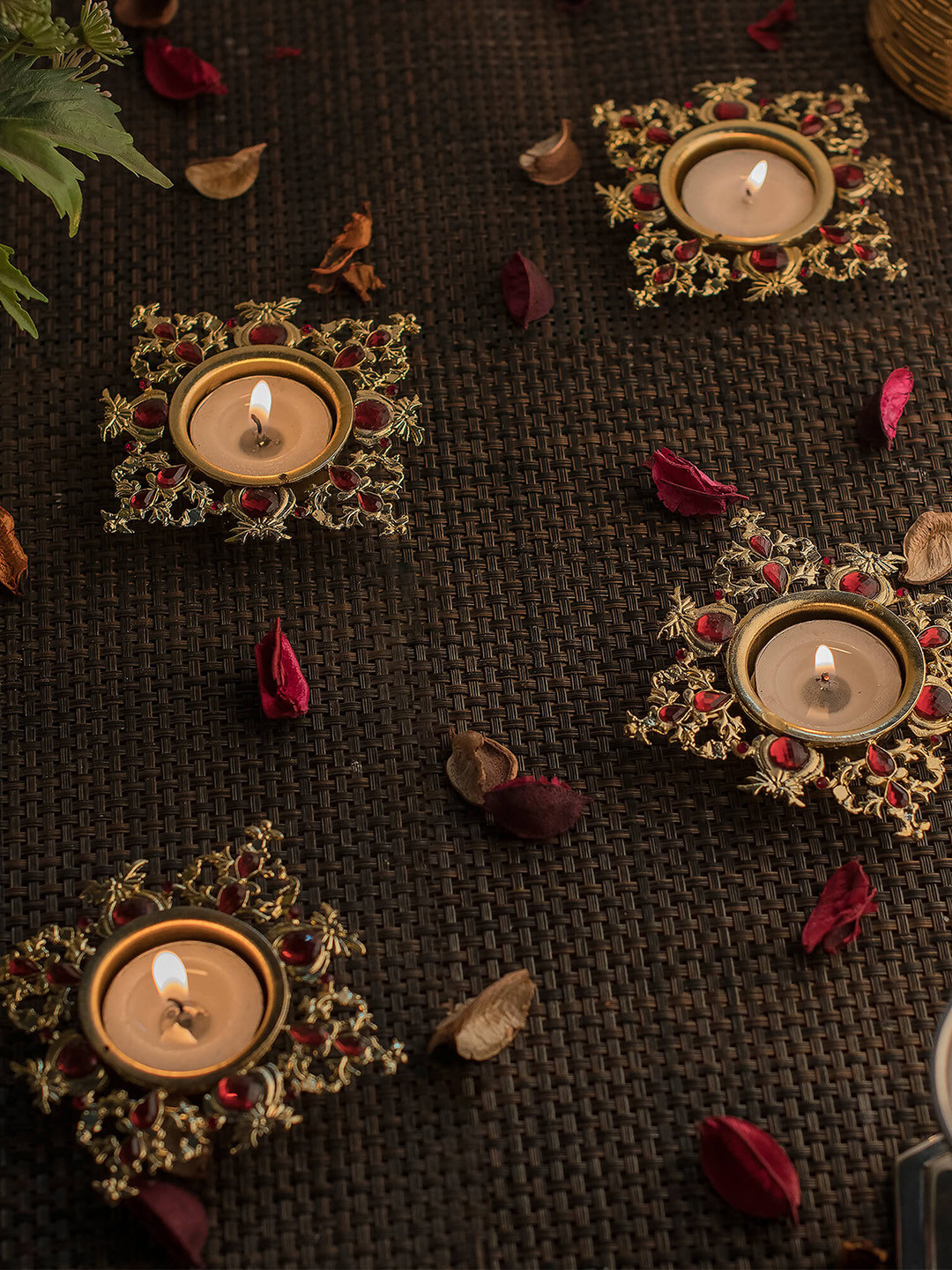 

Homesake Set of 4 Red & Gold-Toned Embellished Candle Holders