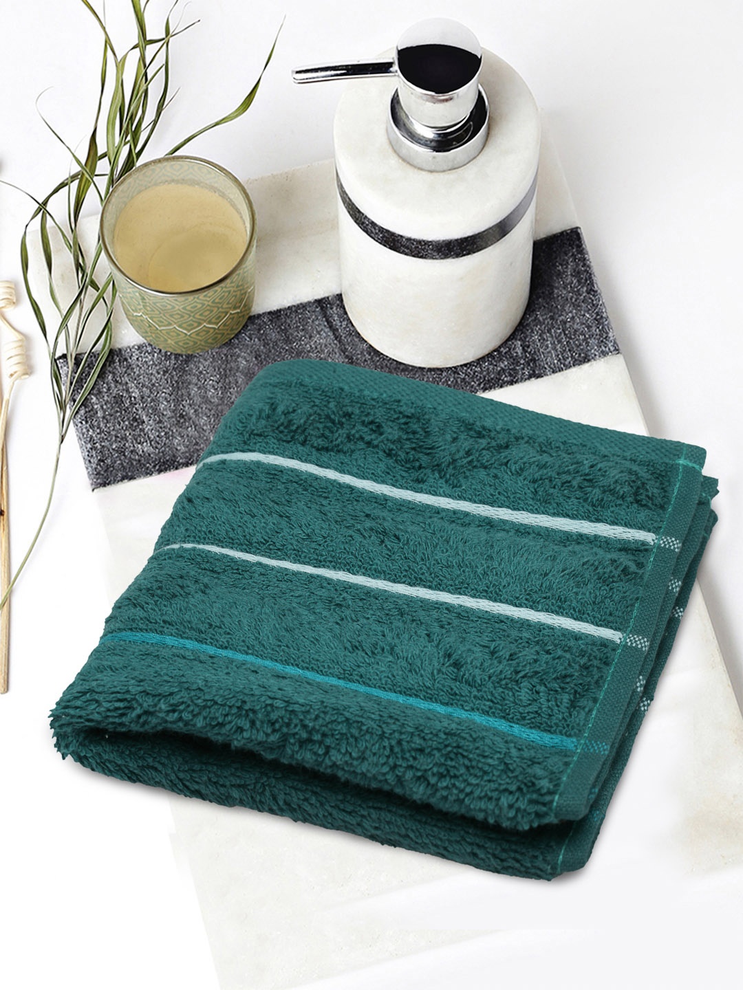 

Portico New York Unisex Green Striped Face Towel