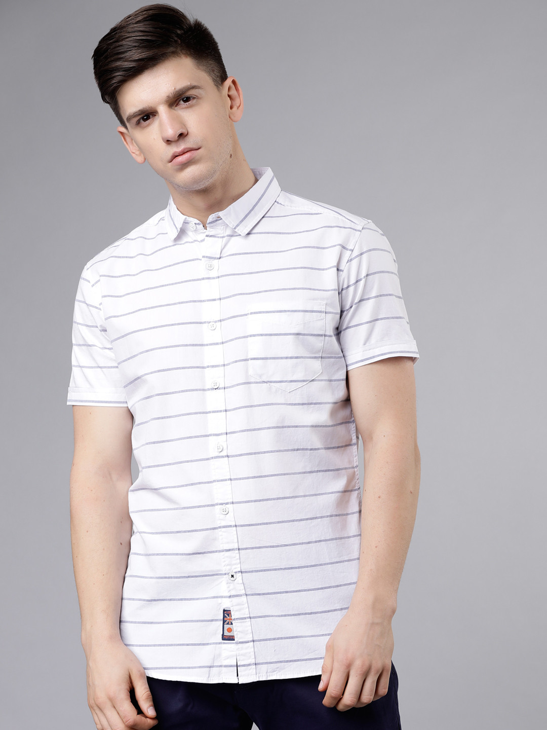 

LOCOMOTIVE Men White & Blue Slim Fit Striped Casual Shirt