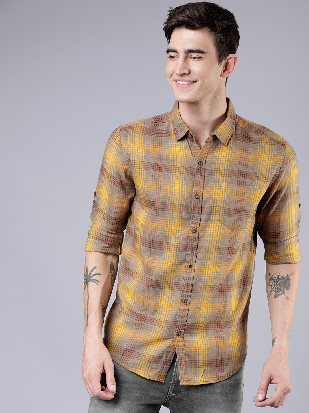 

LOCOMOTIVE Men Yellow & Brown Slim Fit Checked Casual Shirt