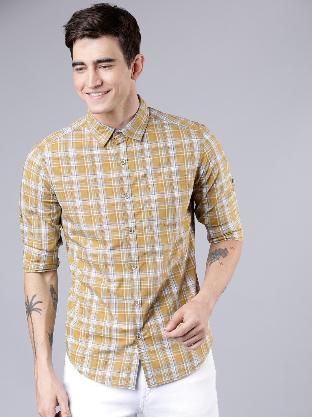 

LOCOMOTIVE Men Mustard & White Slim Fit Checked Casual Shirt