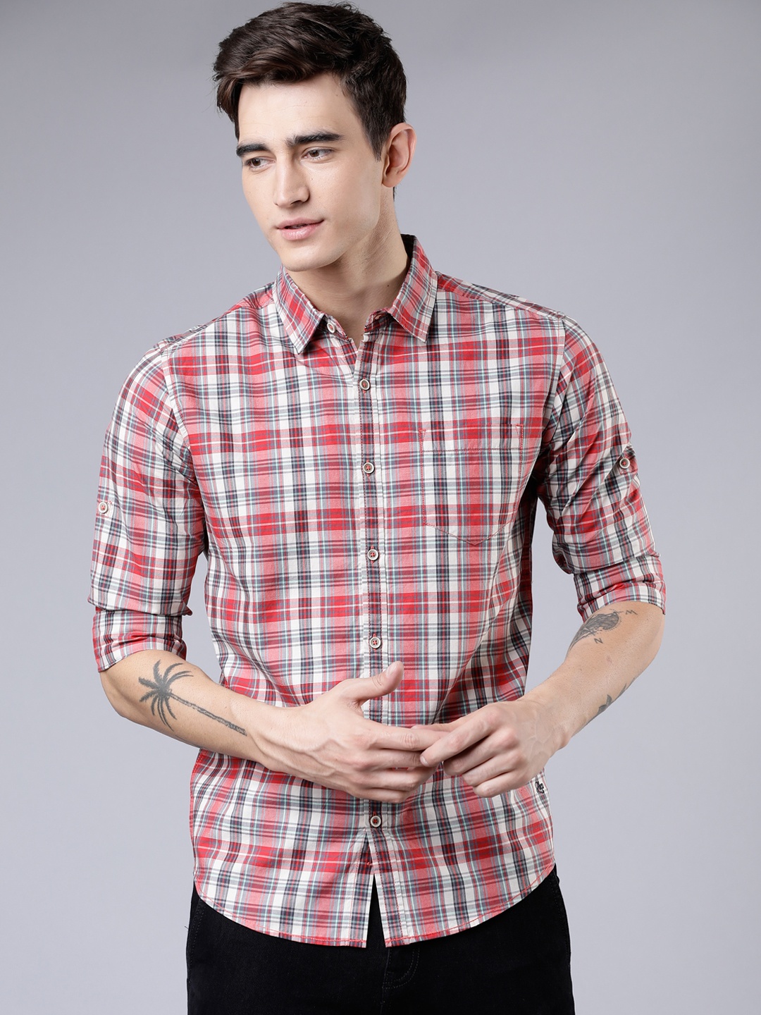 

LOCOMOTIVE Men Red & Off-White Slim Fit Checked Casual Shirt