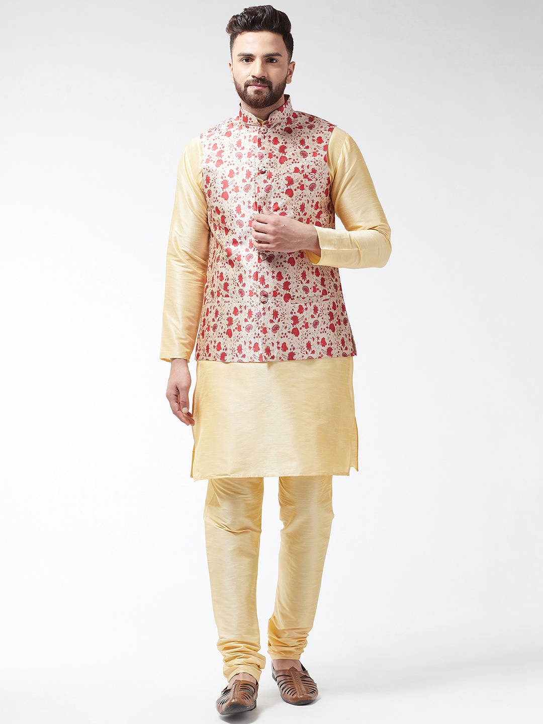 

SOJANYA Men Golden-Coloured & Red Solid Kurta with Churidar & Nehru Jacket, Gold