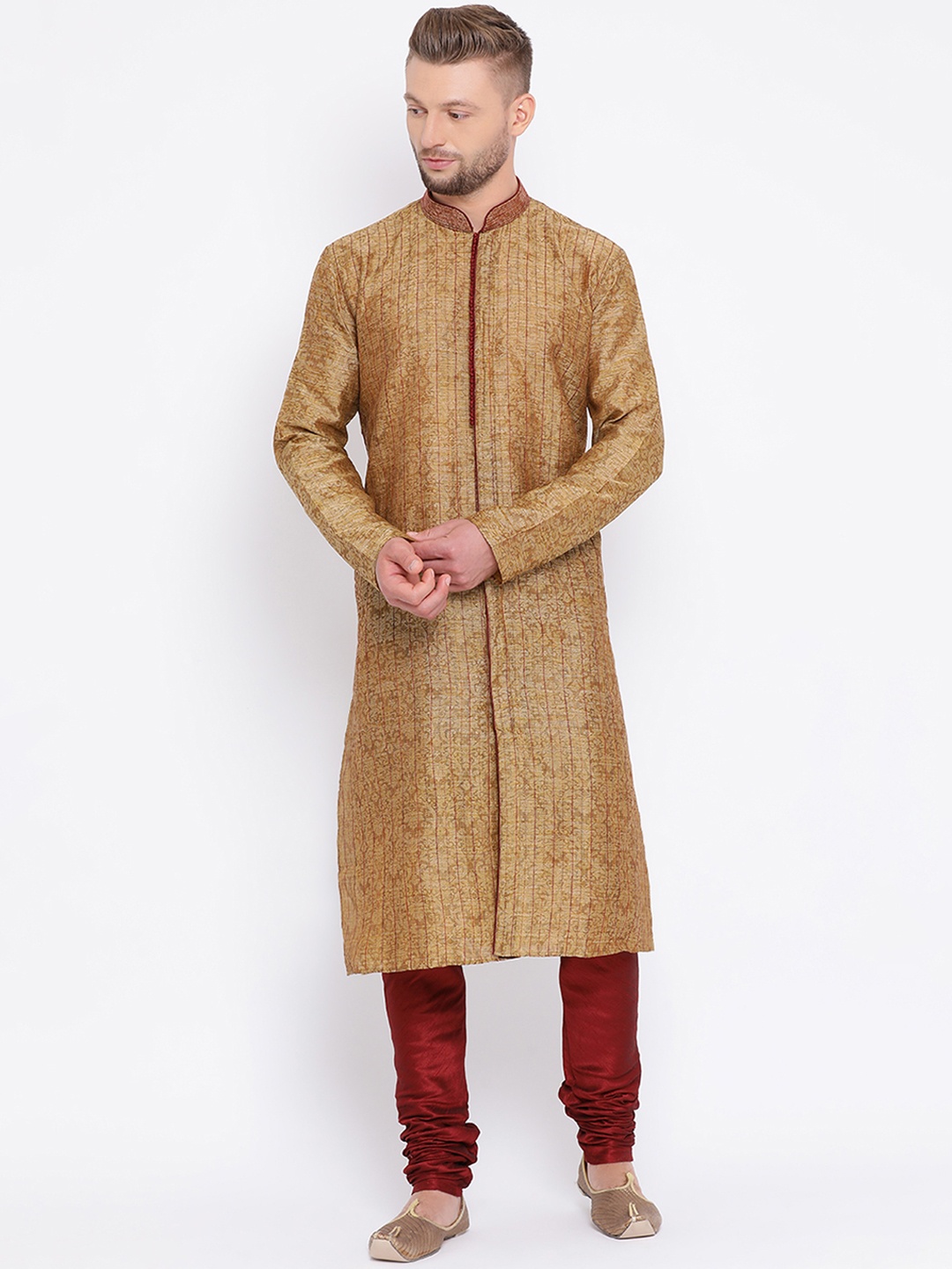 

Sanwara Men Gold-Coloured & Red Printed Straight Kurta