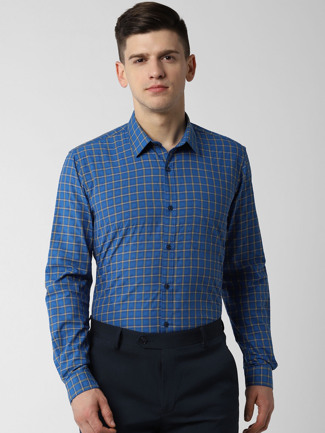 

Peter England Men Blue Regular Fit Checked Formal Shirt