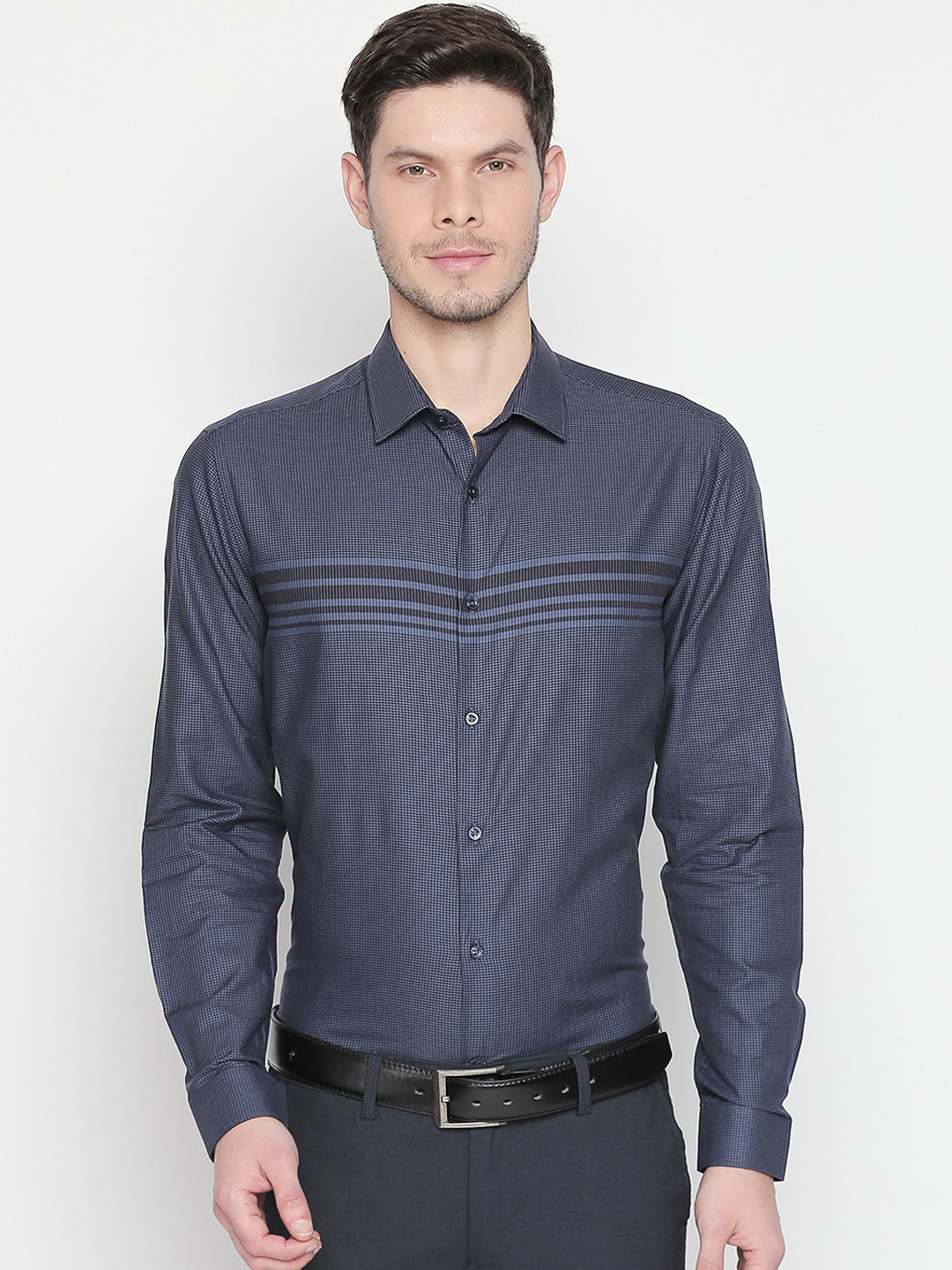 

RICHARD PARKER by Pantaloons Men Grey & Black Slim Fit Checked Formal Shirt