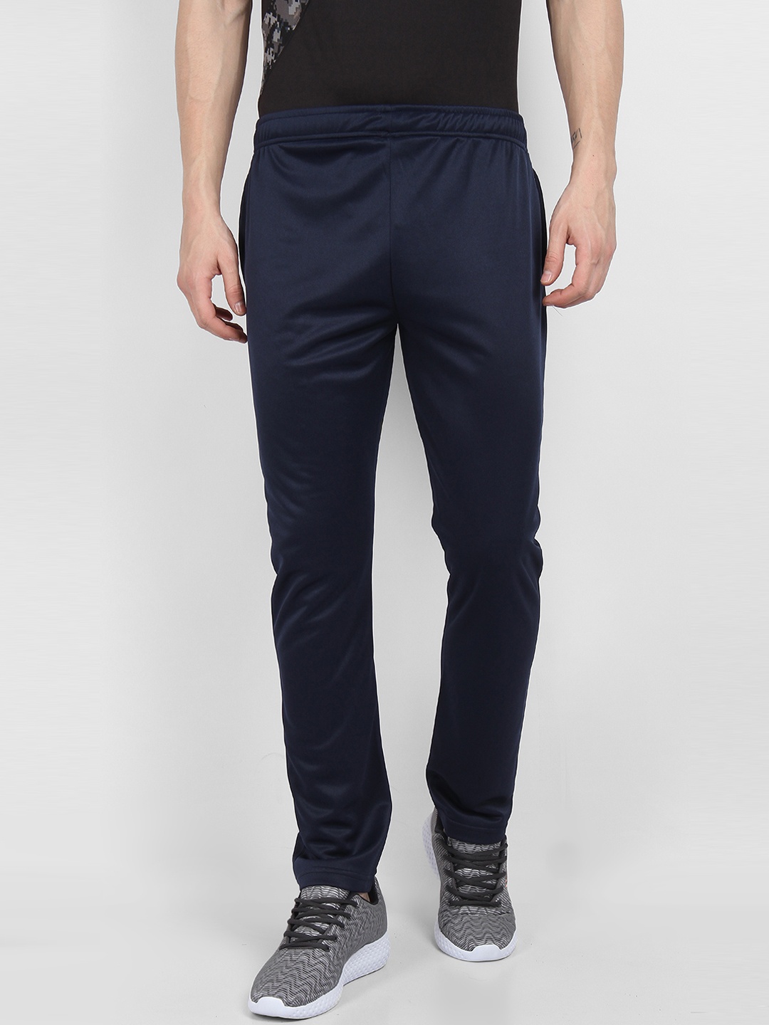 Yuuki Men Navy Blue Solid Slim Fit Track Pants