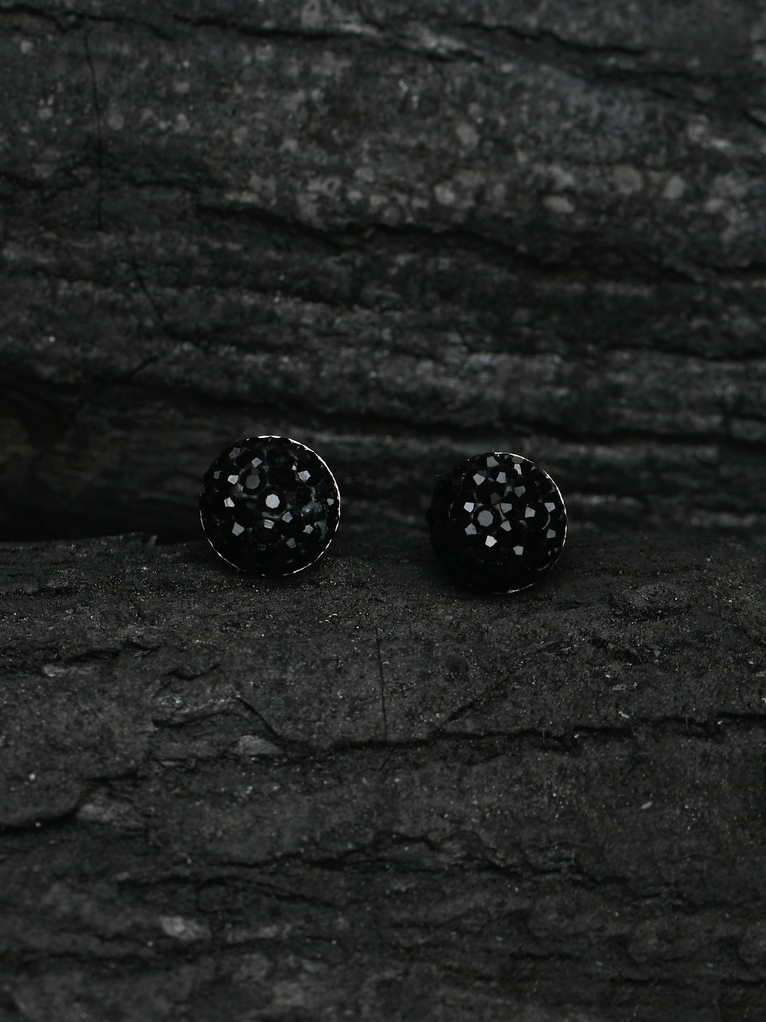 

Silverholic Women Silver-Toned & Black Handcrafted Circular Studs