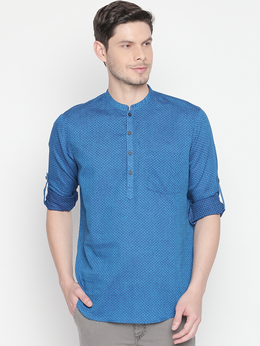 

indus route by Pantaloons Men Blue Solid Straight Kurta