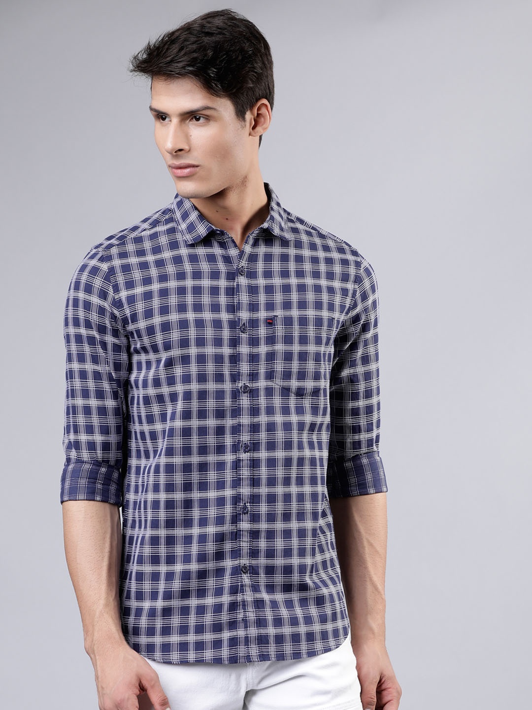 

HIGHLANDER Men Navy Blue & White Slim Fit Checked Casual Shirt