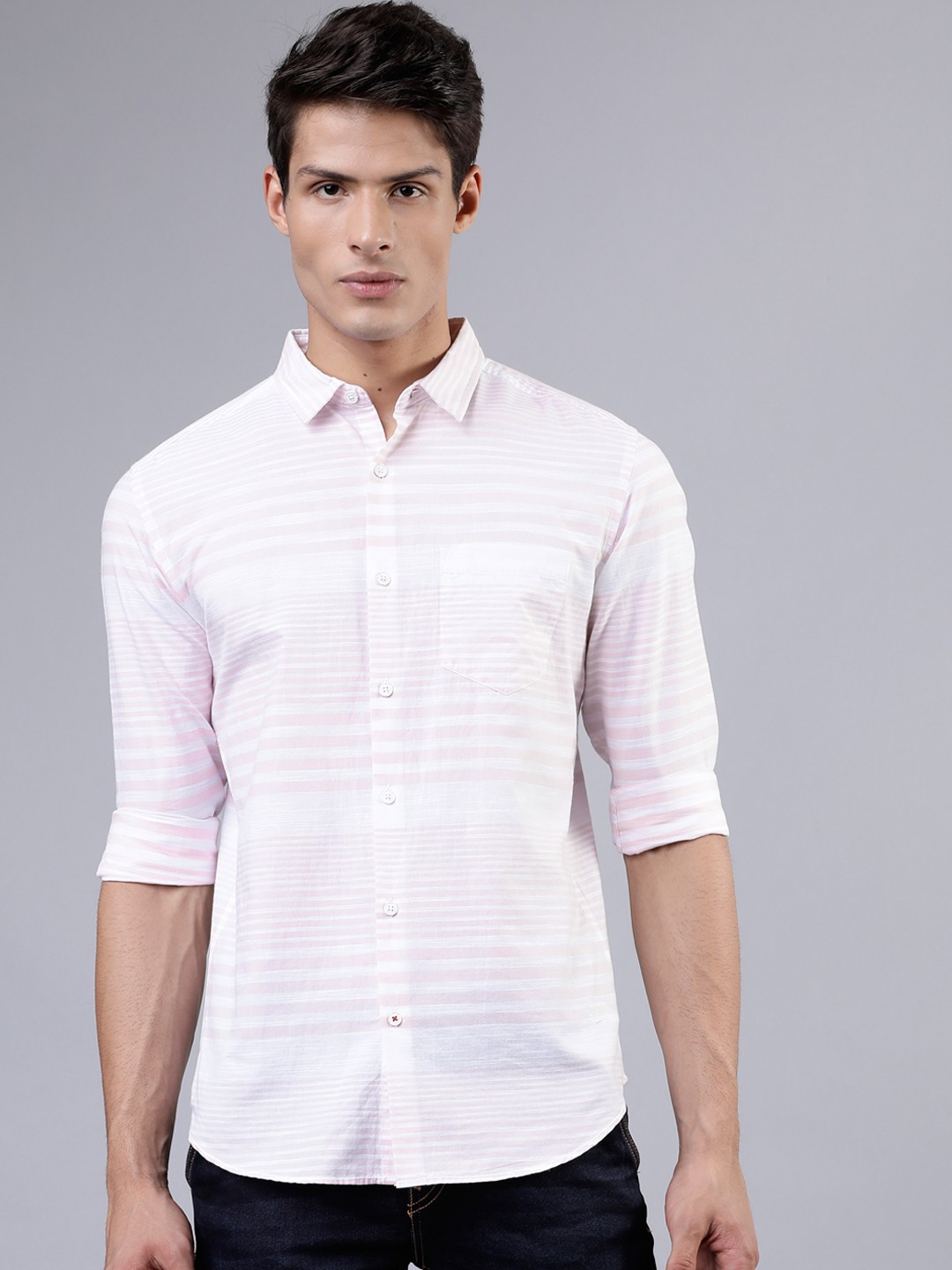 

LOCOMOTIVE Men Pink & White Slim Fit Striped Casual Shirt