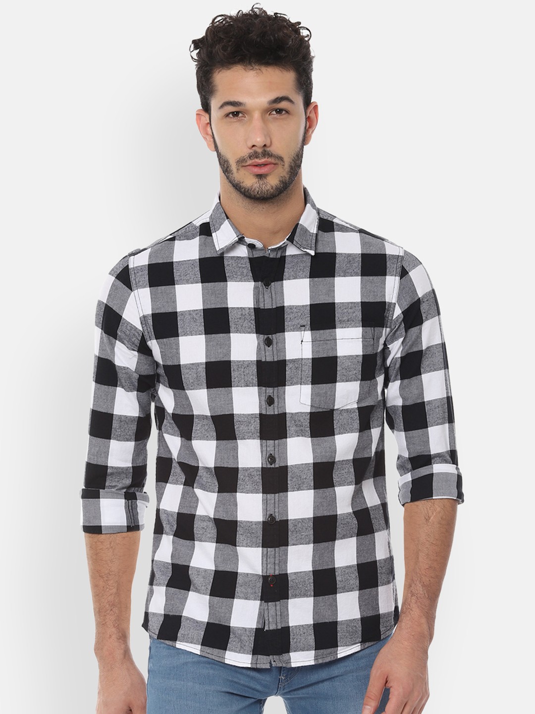 

People Men White & Black Regular Fit Checked Casual Shirt