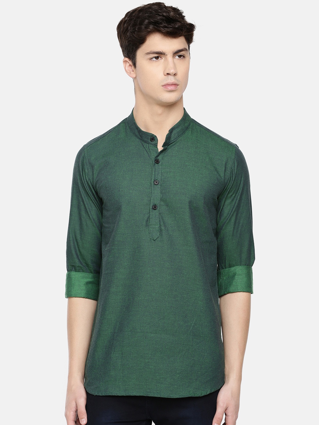 

Cross Court Men Green Solid Straight Kurta
