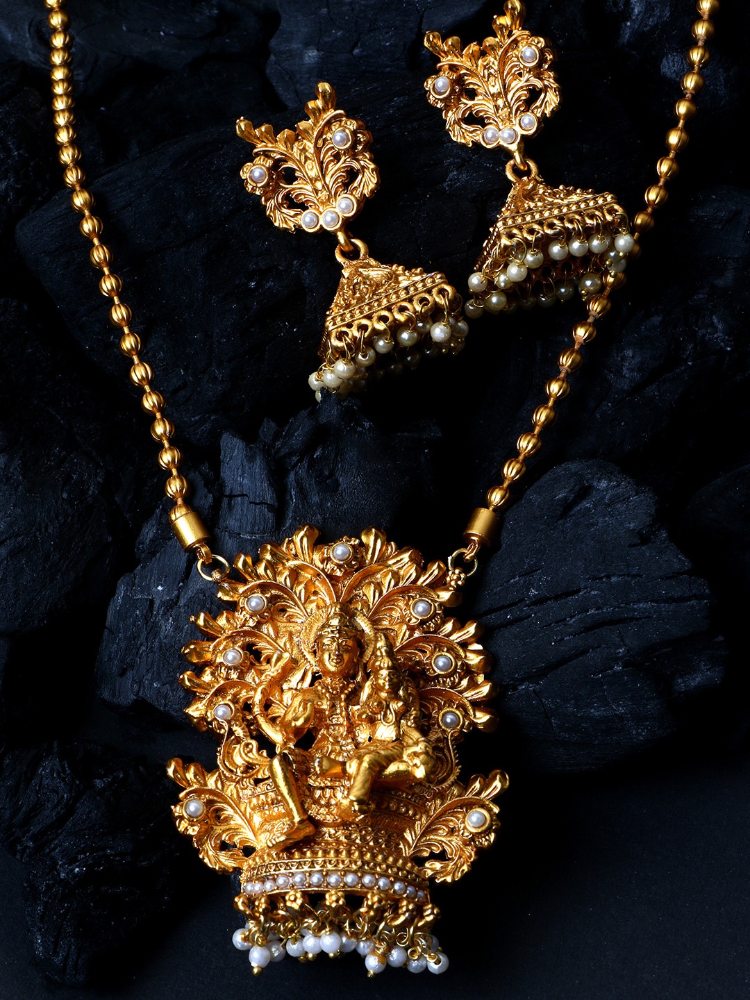 

ANIKAS CREATION Women Gold-Plated Temple Jewellery Set