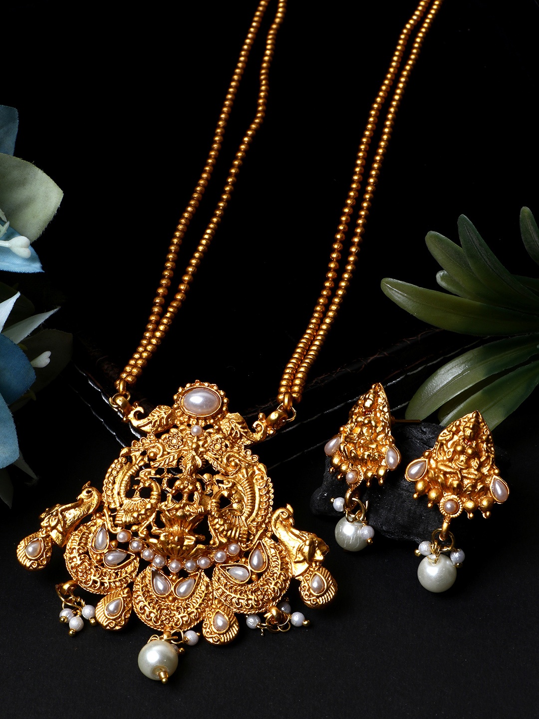 

ANIKAS CREATION Women Gold-Plated Temple Jewellery Set