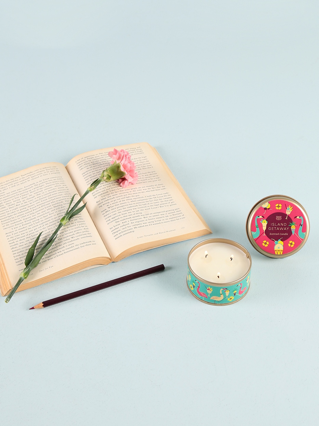 

Chumbak Teal Green & Pink Printed Scented Travel Tin Candle