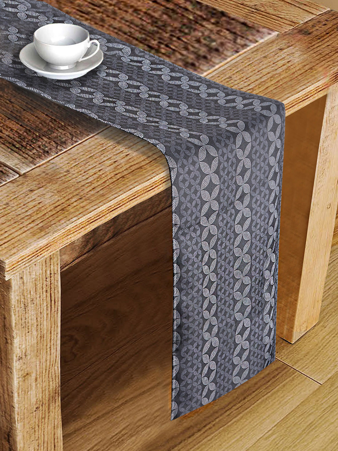 

HOUZZCODE Unisex Black Geometric Table Runner