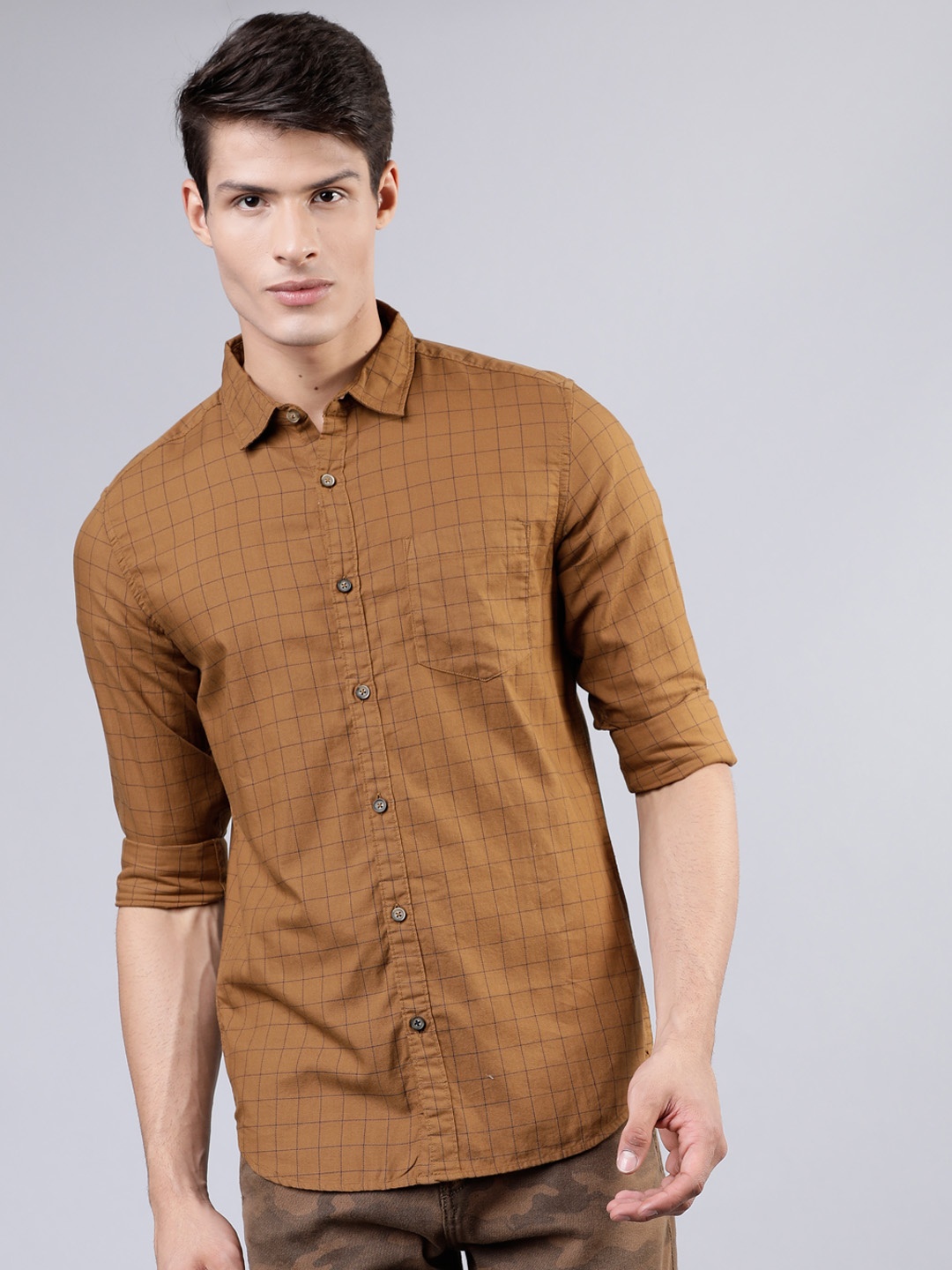 

HIGHLANDER Men Khaki Brown & Navy Blue Slim Fit Checked Casual Shirt