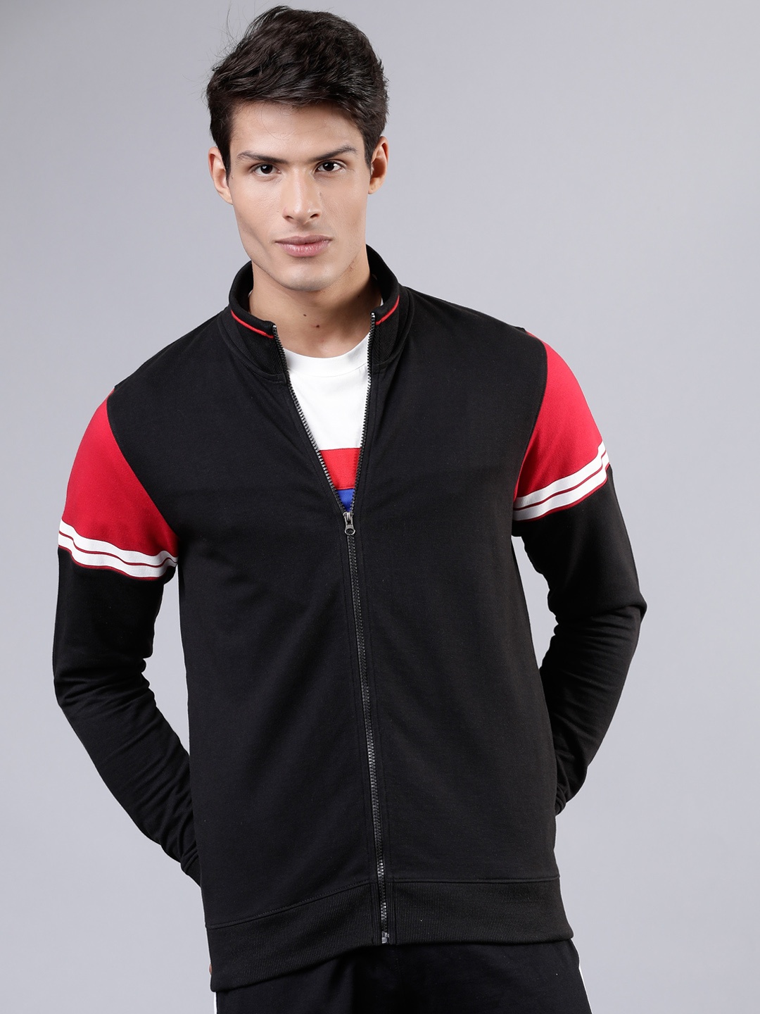 

HIGHLANDER Men Black & Red Solid Sweatshirt