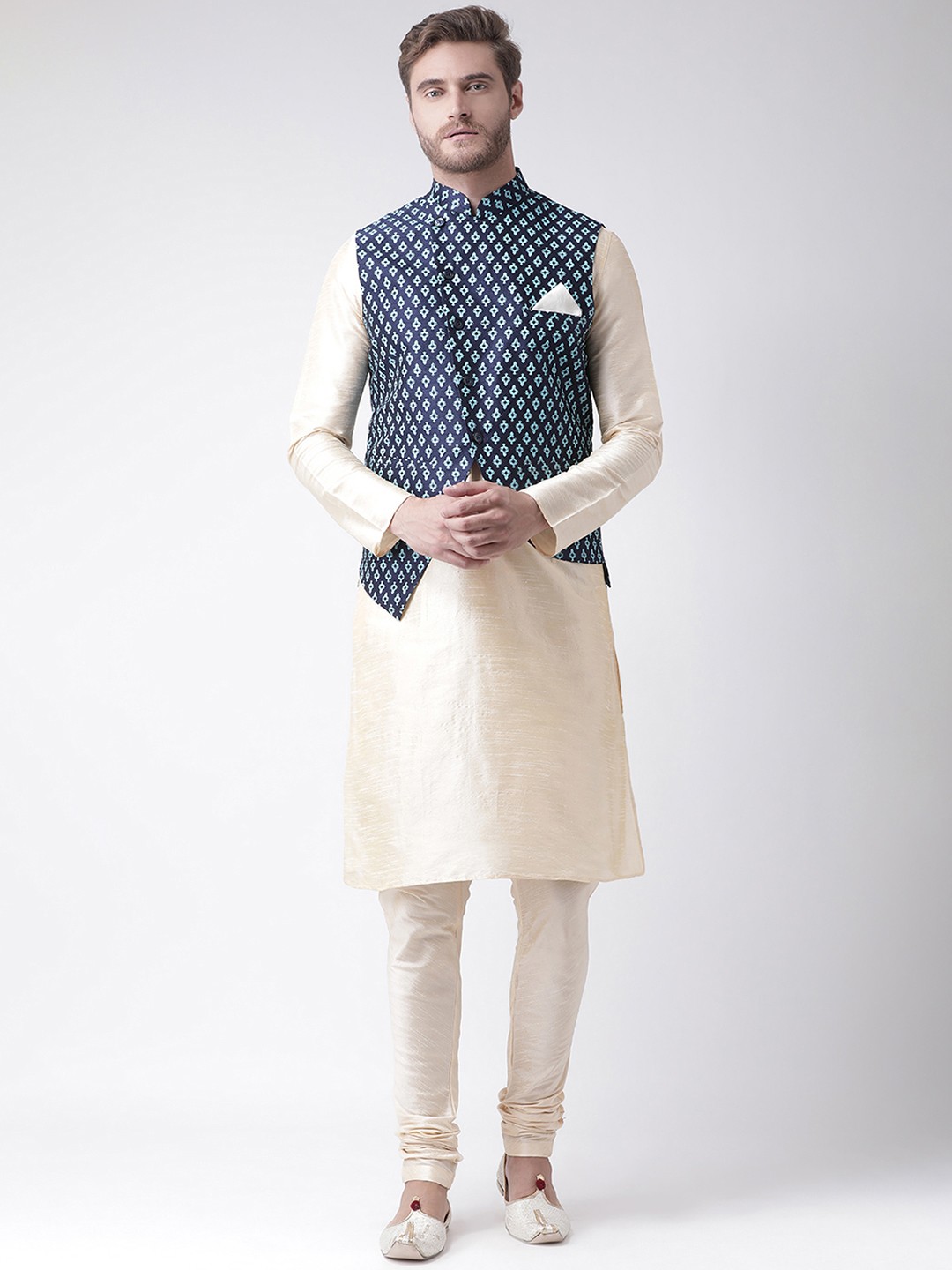 

DEYANN Men Cream-Coloured Solid Dupion Silk Kurta Set