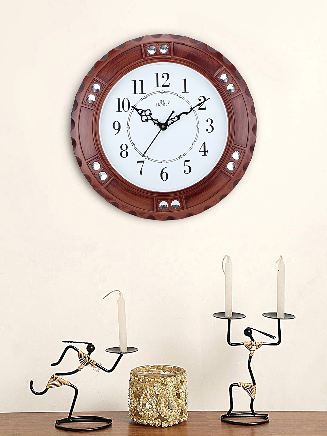 

Horo White Round Textured Analogue Wall Clock