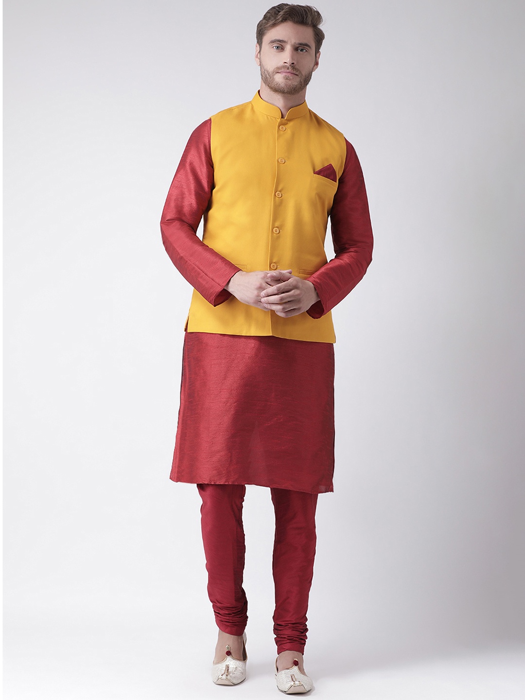 

DEYANN Men Maroon Solid Dupion Silk Kurta Set