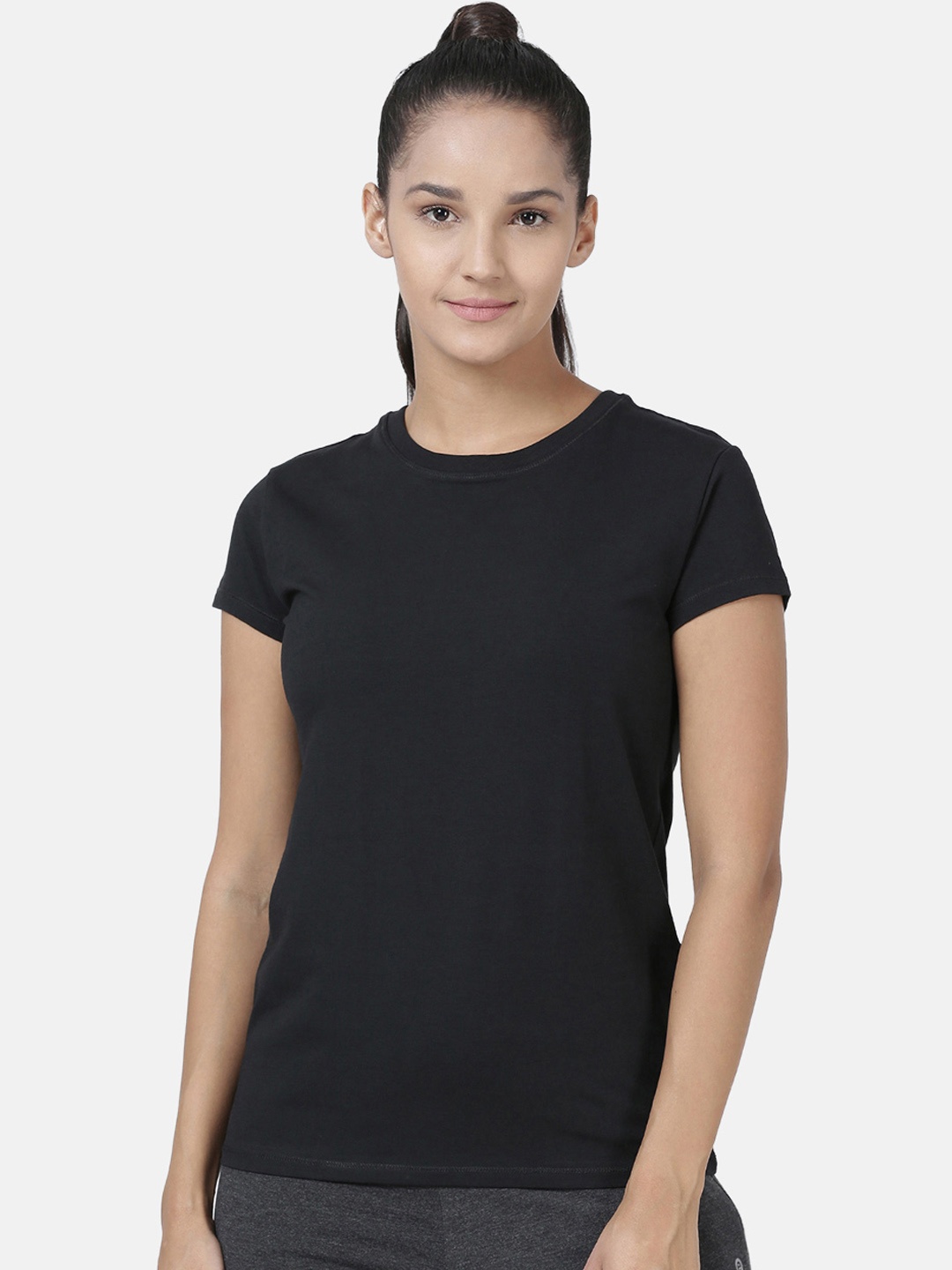 

Enamor Women Black Slim Fit Crew Round Neck T-Shirt
