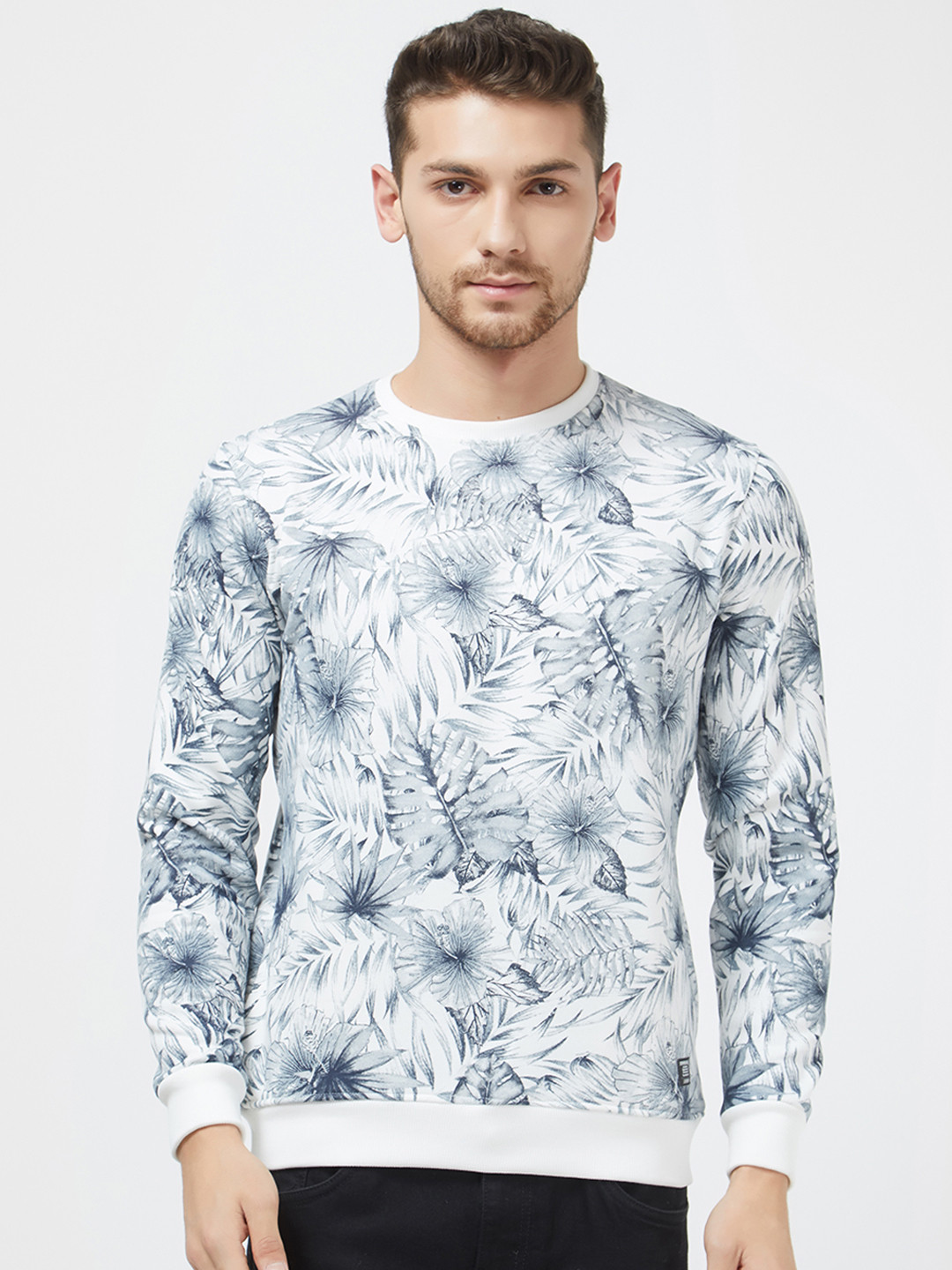

Status Quo Men White & Blue Solid Sweatshirt