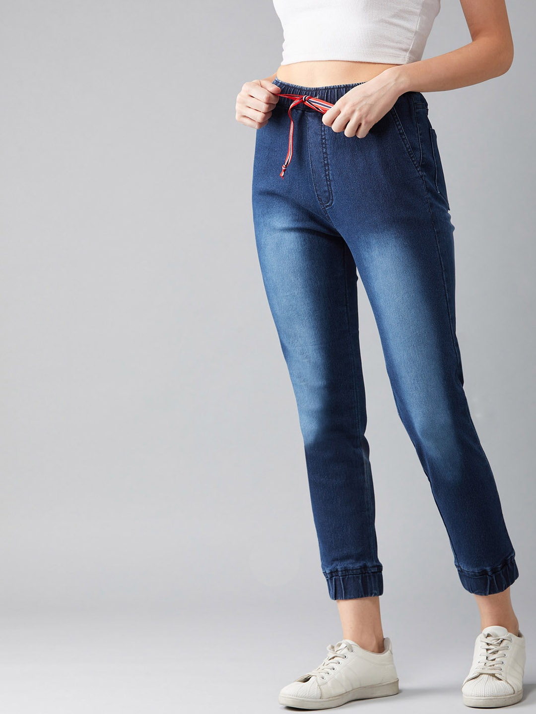 

DOLCE CRUDO Women Navy Blue Jogger Mid-Rise Clean Look Stretchable Jogger
