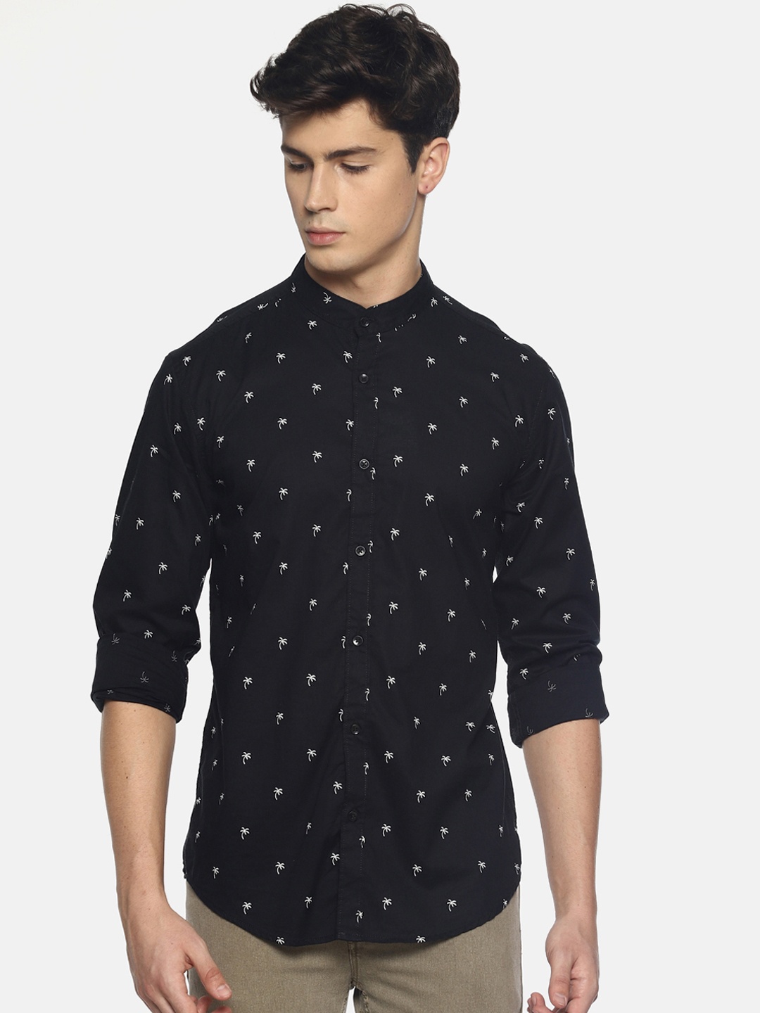 

IVOC Men Black & White Slim Fit Printed Casual Shirt