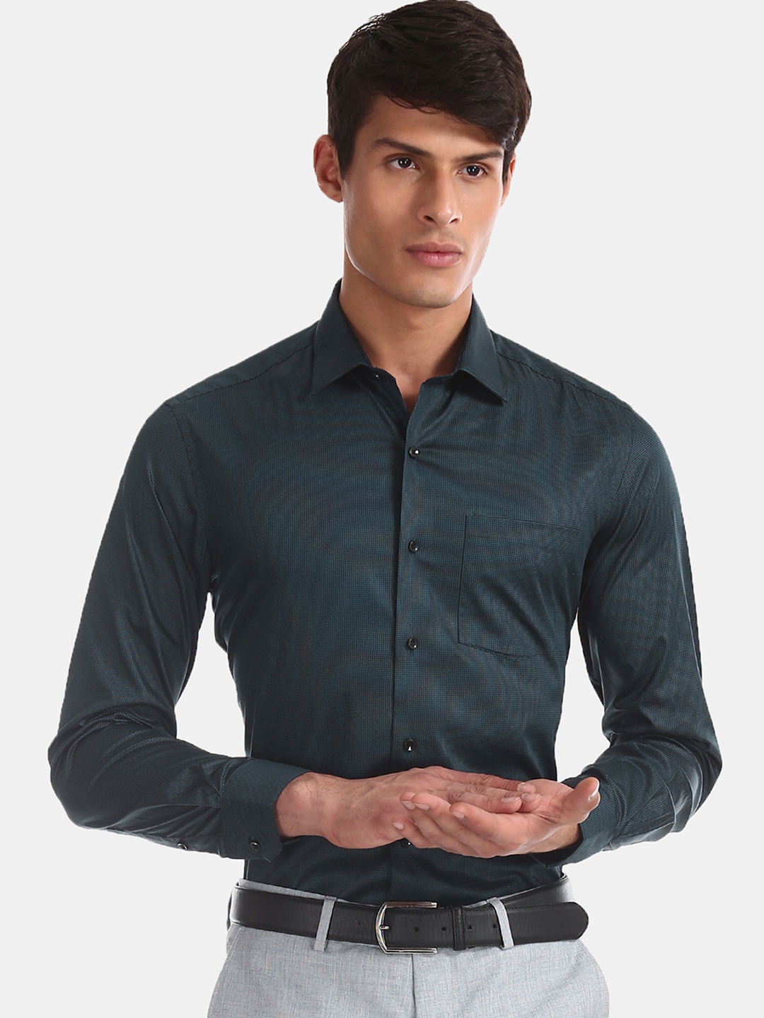 

Arrow Men Blue Slim Fit Checked Casual Shirt