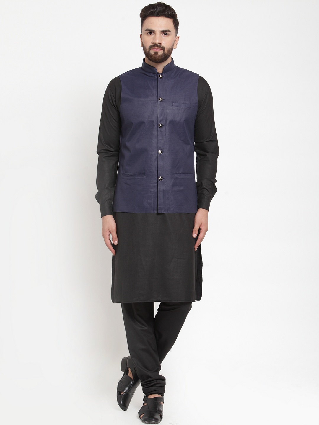 

Jompers Men Black & Navy Blue Solid Kurta Set
