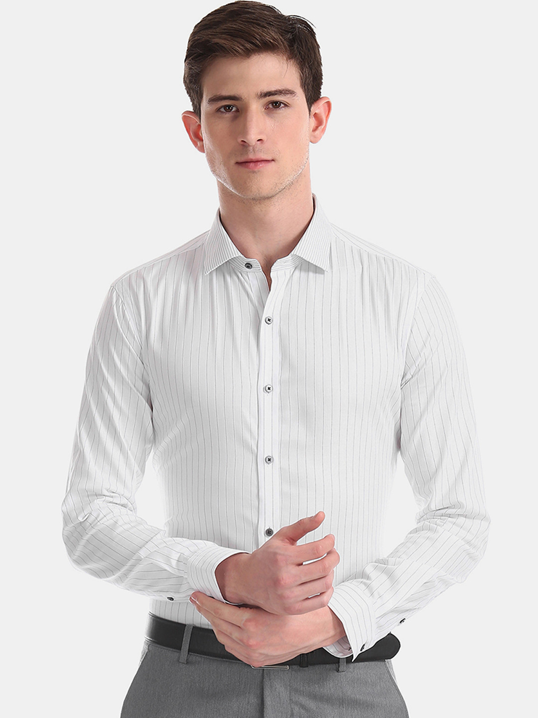 

Arrow Men White & Black Slim Fit Striped Formal Shirt