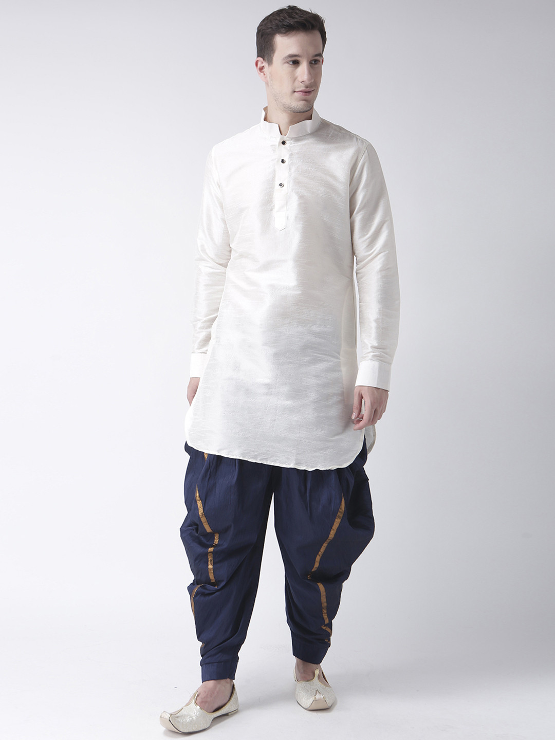 

DEYANN Men Off-White & Off-White Solid Kurta with Patiala