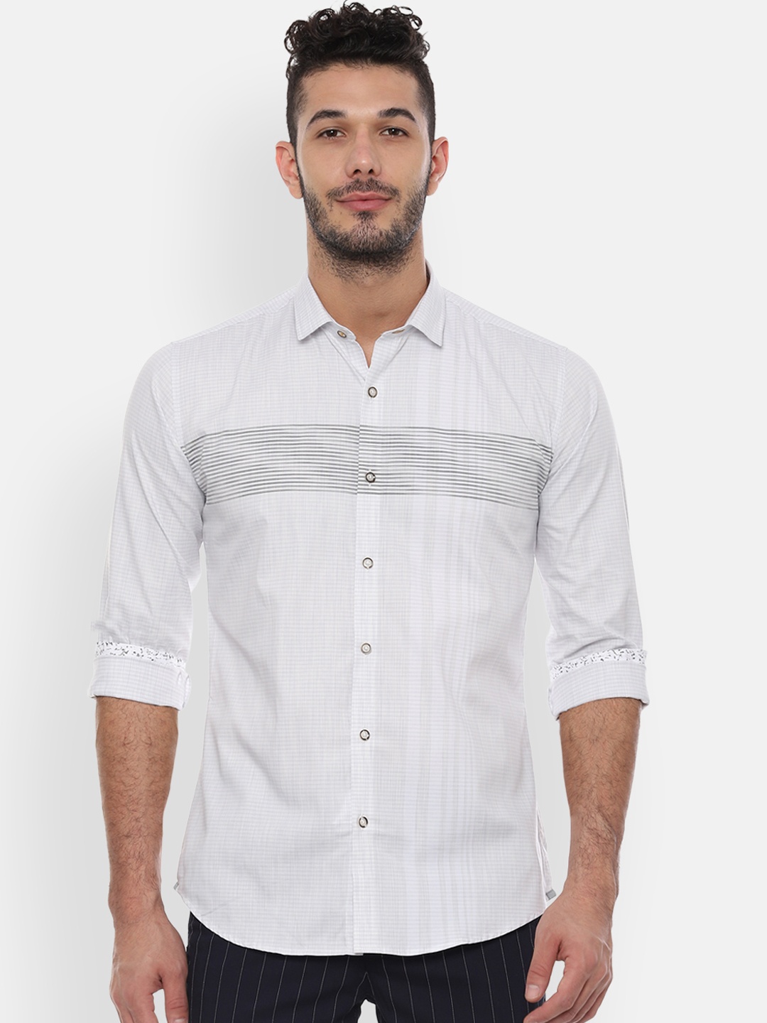 

V Dot Men White Skinny Fit Striped Casual Shirt