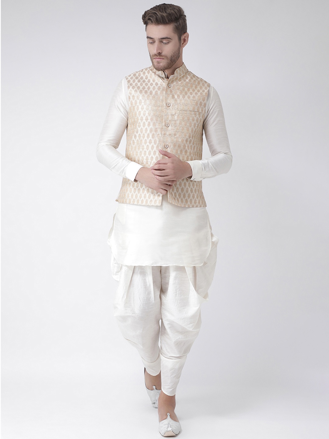 

DEYANN Men Cream-Coloured & Off-White Self Design Kurta with Patiala