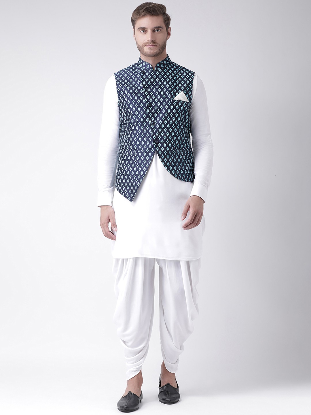 

DEYANN Men Navy Blue & White Kurta Set