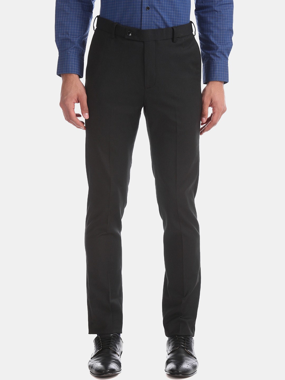 

Arrow Men Black Tapered Fit Solid Formal Trousers
