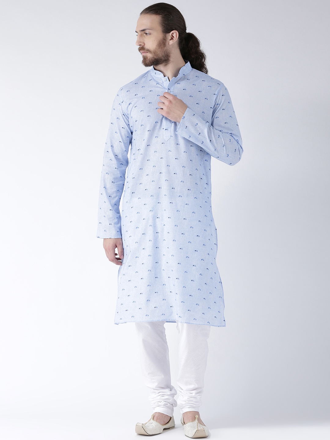 

DEYANN Men Blue & White Printed Kurta with Churidar