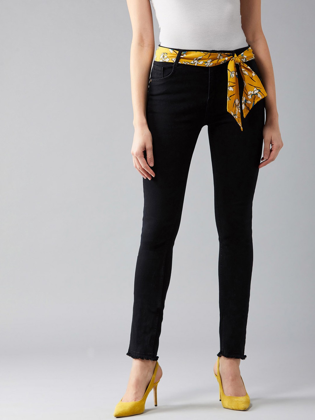

DOLCE CRUDO Women Black Slim Fit High-Rise Clean Look Stretchable Jeans