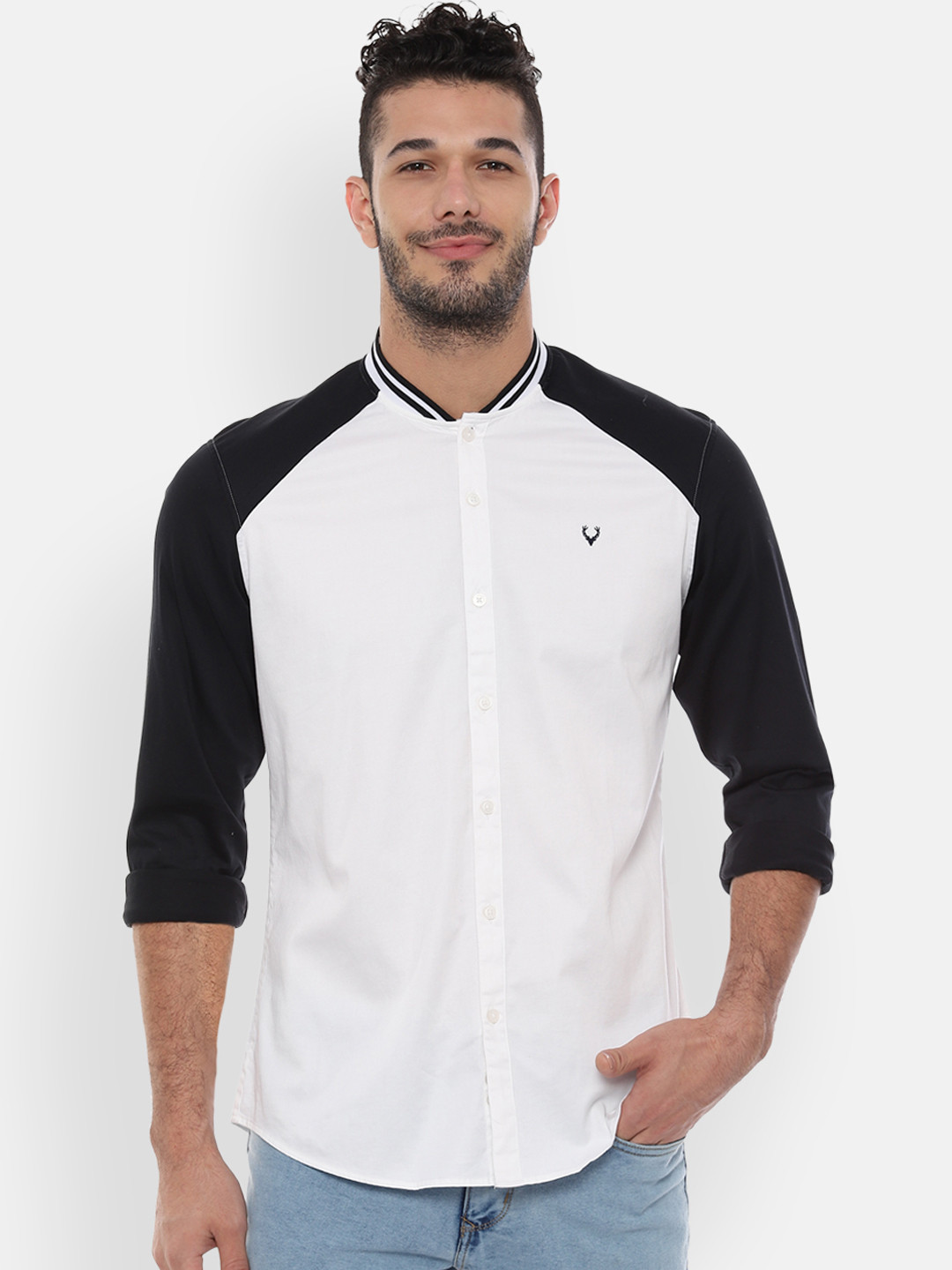 

Allen Solly Sport Men White & Black Regular Fit Colourblocked Casual Shirt