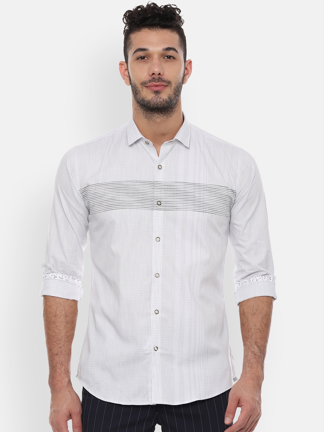 

V Dot Men White Skinny Fit Striped Casual Shirt
