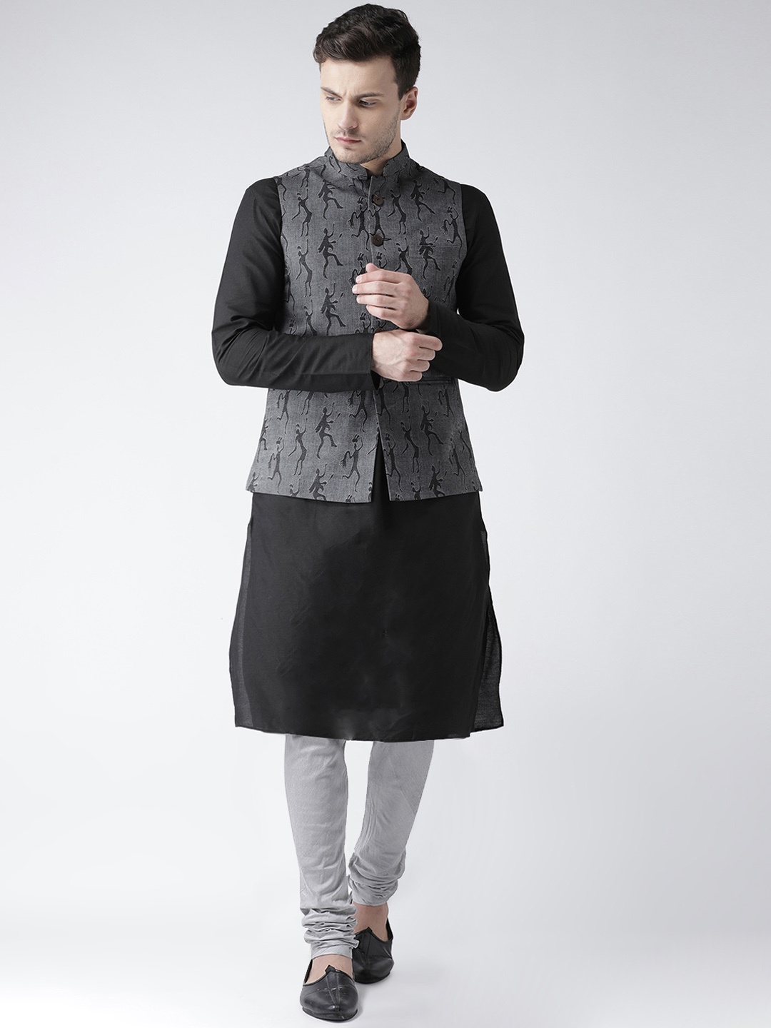 

KISAH Men Grey & Black Printed Kurta with Churidar