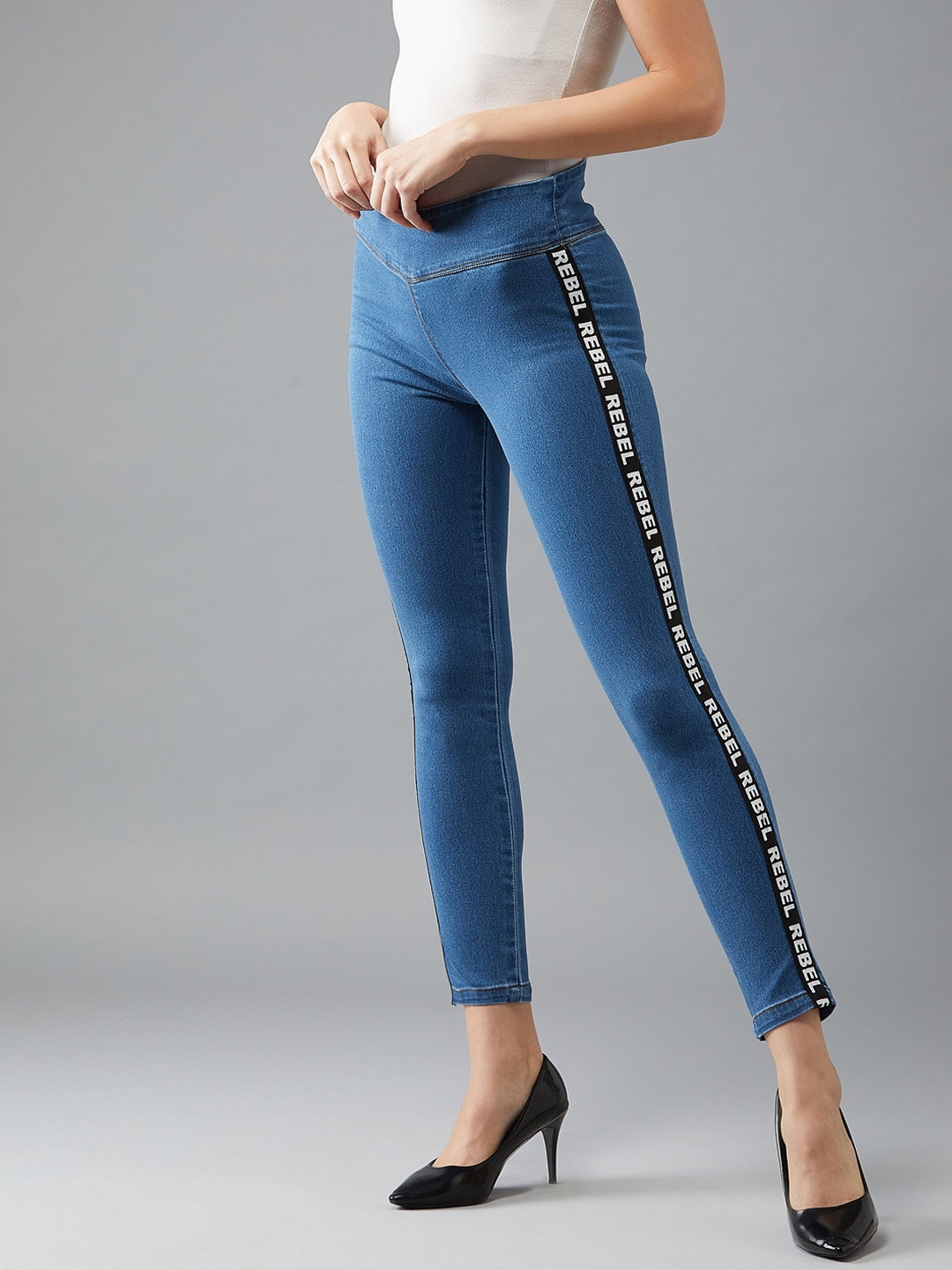 

DOLCE CRUDO Women Blue Solid Skinny Fit Jeggings