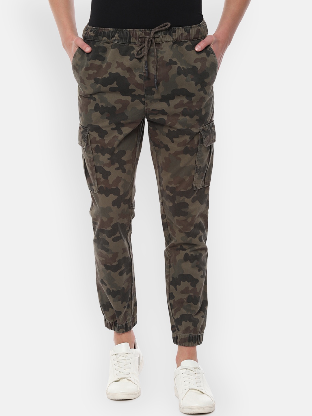 

People Men Olive Green Regular Fit Camouflage Cargos