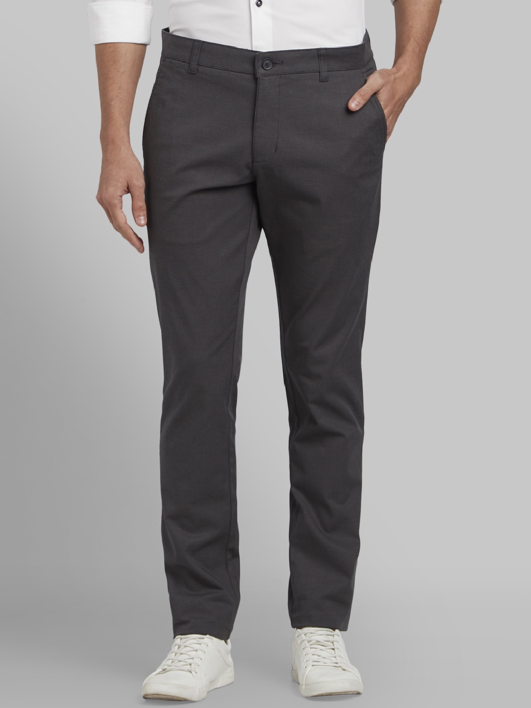 

Parx Men Charcoal Grey Tapered Fit Solid Regular Trousers