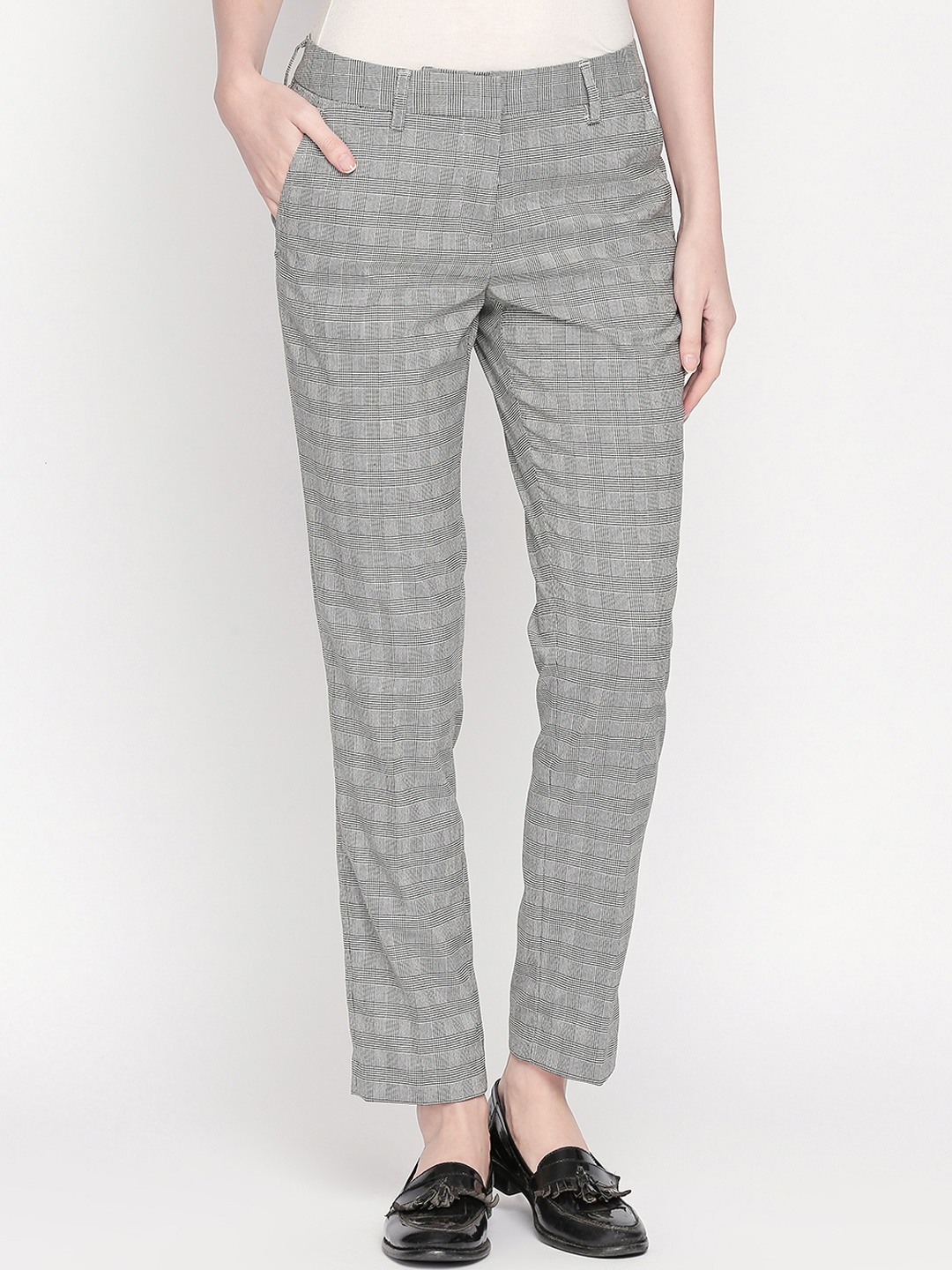 

Annabelle by Pantaloons Women Grey & Black Slim Fit Checked Regular Trousers