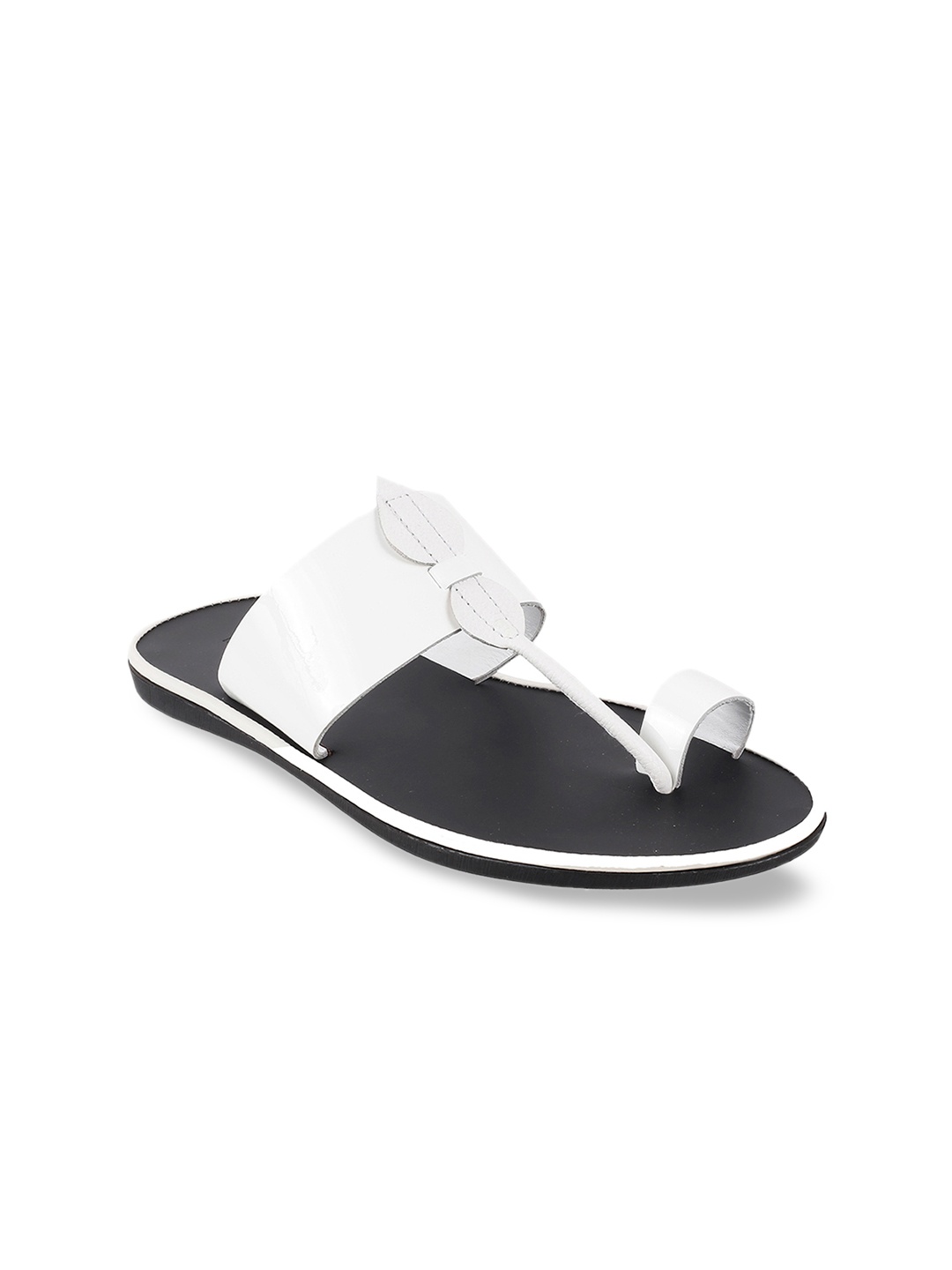

Mochi Men White Solid Comfort Sandals